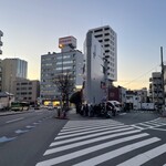 ラーメン二郎 - 三田本店名物の行列