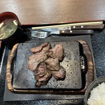 感動の肉と米 - 赤身カットステーキセット（レギュラー）　1,000円