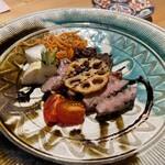 こたつ ねこ - 厚切りタン炙り(言うまでもないうまさ。付け合わせも高レベルにうまい)