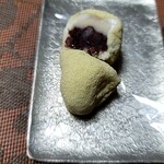 御菓子司 塩芳軒 - 白餡と粒餡の２色