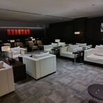 JAL First Class Lounge - 内観