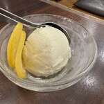 Taishuu Sumibi Horumon Hitosuji Mokumoku - 自家製ハニーレモンアイス