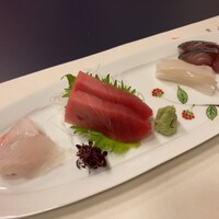 割烹 青山 - 刺盛り・ヒラメ・中トロ・イカ・〆鯖
