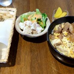 葦笛洞 - 牛丼（サラダ付き）