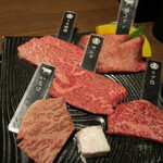 Yakiniku Kagura - 食べ納め、食べ始めランチの肉5種類