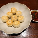 浜焼き おにぎり 酉辰 - もち◯餃子　普通の餃子より皮がもちもちしており食べごたえがあった