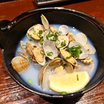 浜焼き おにぎり 酉辰 - アサリの酒蒸し