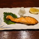 浜焼き おにぎり 酉辰 - 焼きシャケ