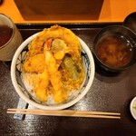 日本橋天ぷら魚新 - 温かいほうじ茶が付きました
