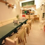 Italian bar Riso - ベンチシートもありますのでお子様連れもOKです。