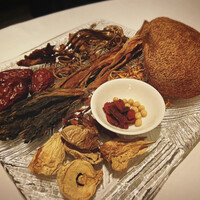 カントニーズ 燕 - 