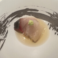 鮨 由う - 