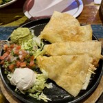 Nacho Daddy - ケサディーヤ (Quesadilla) 17.00 USドル
            2024年1月24日