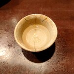 りょうりや 御旅屋 - 女将作　金継ぎのぐい呑み