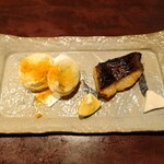 りょうりや 御旅屋 - さわらの柚香焼き　下仁田ネギの天ぷら＋からすみ