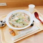 Nature Garden  - 五目あんかけラーメン 680円
                        トレーも店内もキレイです◎