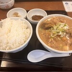 吉田とん汁店 - 