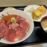 お多福 - いくらマグロ丼大盛＋１００円・だし巻き玉子追加（３００円）
