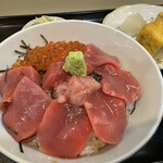 お多福 - いくらマグロ丼大盛＋１００円・だし巻き玉子追加＋３００円