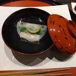 割烹 清風 - お椀：ゆり根の真薯（お椀の蓋の表側）