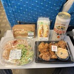 塚田農場 OBENTO&DELI - サラダやサンドイッチと合わせて食べました♪