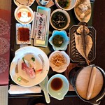 福松荘 - 刺身もあり豪華朝食