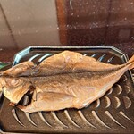 福松荘 - 今回は完璧に冷めてるアジの干物・・美味しいのに残念・・焼いて冷めてしまってから乗せても温かさは無理では・・
