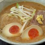 Suga - 濃厚コッテリ味噌ラーメン+味玉