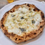 Zecchini Pizza Bancarella - クワトロフォルマッジ ※small(¥1600)