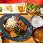 Uogashi Kyoudai - F.サメガレイ煮付け定食