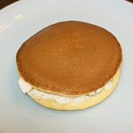 三陸菓匠さいとう - ラムレーズンバターどら焼き