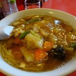 龍松閣 - 五目ラーメン650円（改正後670円）