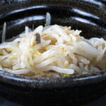 豆芽拌菜280日元 (含稅308日元)