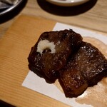 焼ジビエ罠 手止メ - 蝦夷鹿バラ肉に西洋山葵を乗せて…