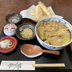 手打 佐藤 - とじそば900円、イカ天300円