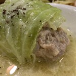 COLZA - 野菜を練り込んだミンチを包むキャベツが甘い!!