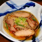 十割蕎麦と岩魚 やまだや - あつあつ極太麺鶏くん蕎麦