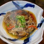 十割蕎麦と岩魚 やまだや - あつあつ極太麺きのこ蕎麦