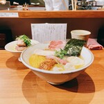 ジャパニーズ ラーメン 五感 - 