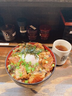 Unatoto - ギガ玉丼＋ご飯大盛、1,300円