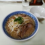 麺の蔵 - 塩ラーメン(細麺、スープ普通)