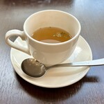 バルバルキッチンアメリ - 毎度のカップコンソメスープ
      さすがにそろそろ別のスープが飲みたくなってきた