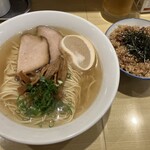 函館塩ラーメン 五稜郭 - ラーメンといか飯