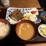 炭火焼専門食処 白銀屋 - 