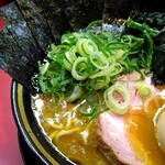 家系ラーメン とらきち家 - 九条ネギ、アップ