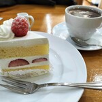 ミエ シマムラ - ガトー・フレーズとハーブティー