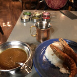 curry restaurant BRUNO - 自分のペースでルーをかけて楽しめます。