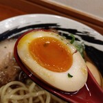 俺の中華たなか家 - 「味玉」蓮華リフト⤴️