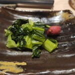 とんかつ憲進 - 梅干しをキャベツと食べると風味が増して美味しかったです。