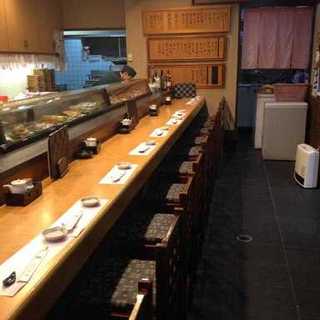 お寿司屋さんならではの落ち着いた空間